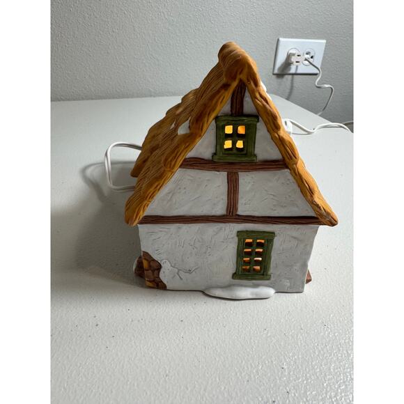 Department56 The Cottage of Bob Cratchit & Tiny Tim Heritage Village Collection - Picture 9 of 11